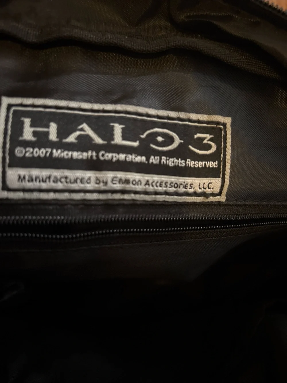 VTG Halo3 Messenger Nylon Bag. Black Mesh/Canvas Body Grey Trim Metal Logo. New